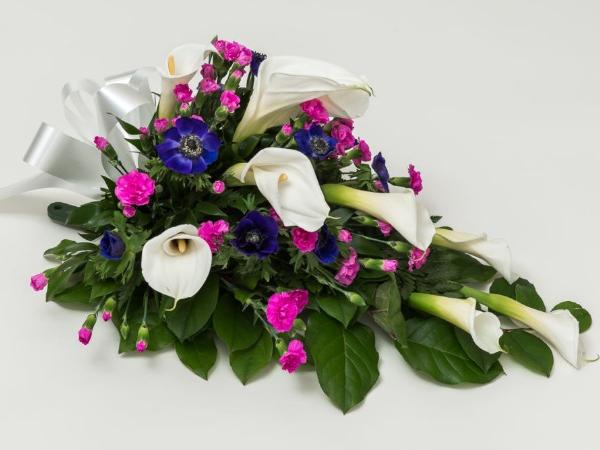 Kukkalaite 13 calla, neilikka ja anemone